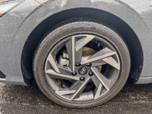 2025 Hyundai Elantra Hybrid Limited: Review